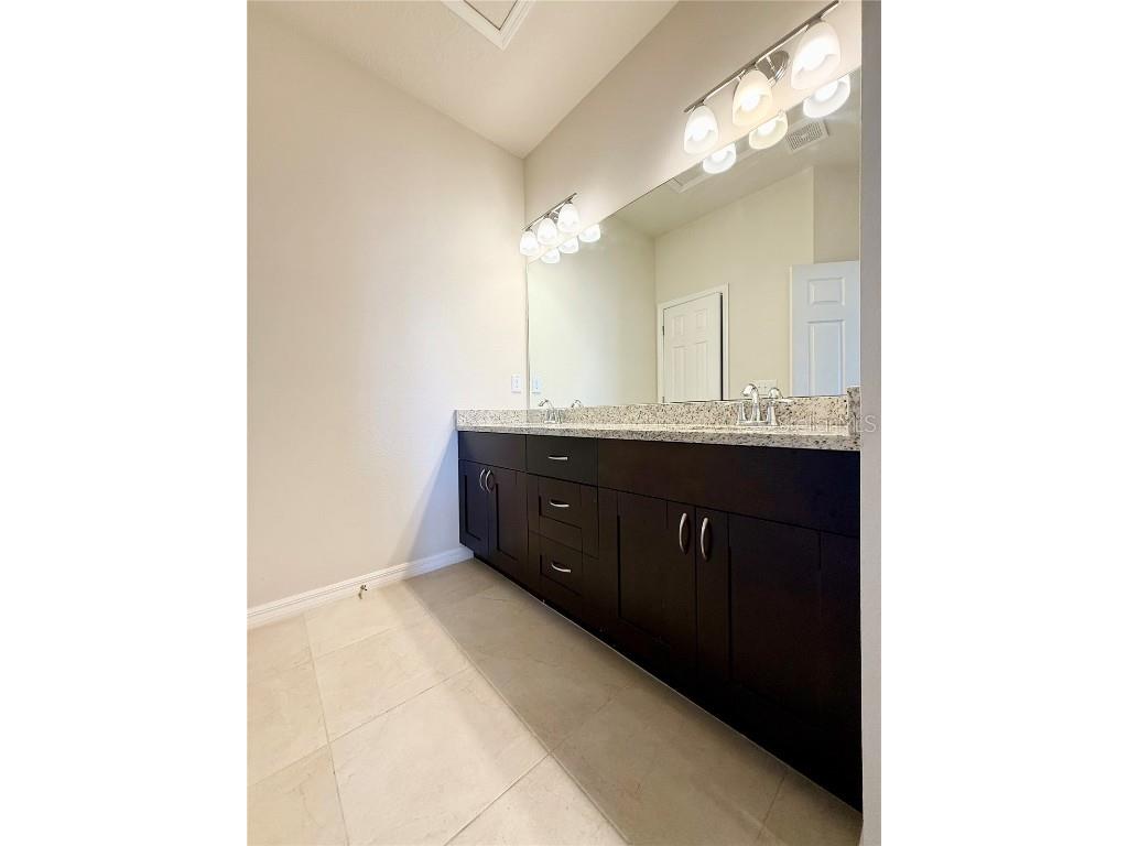 5750 Desert Rose Place Tampa FL 33615 TB8452450 image12