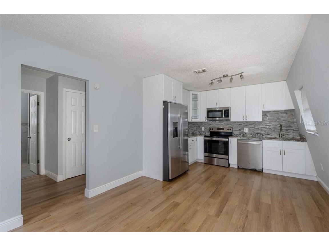 5752 Virginia Avenue New Port Richey FL 34652 W7881044 image2