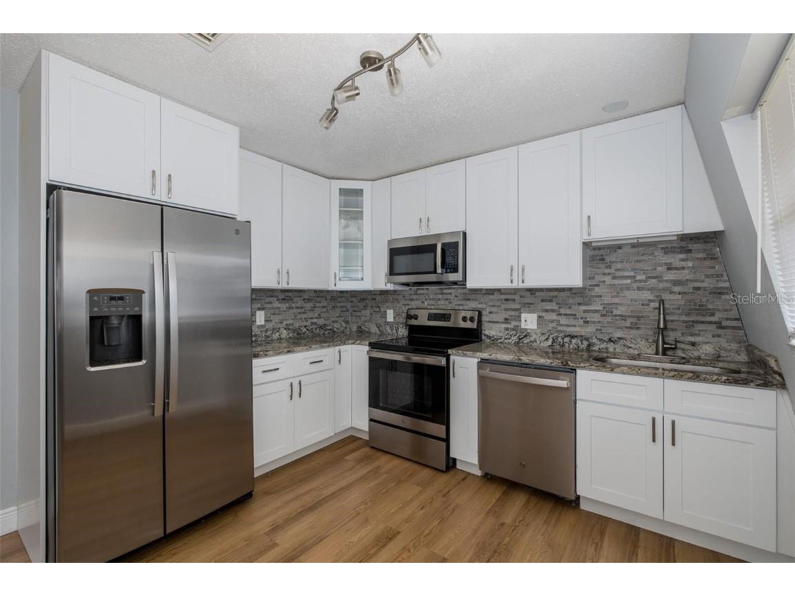 5752 Virginia Avenue New Port Richey FL 34652 W7881044 image3