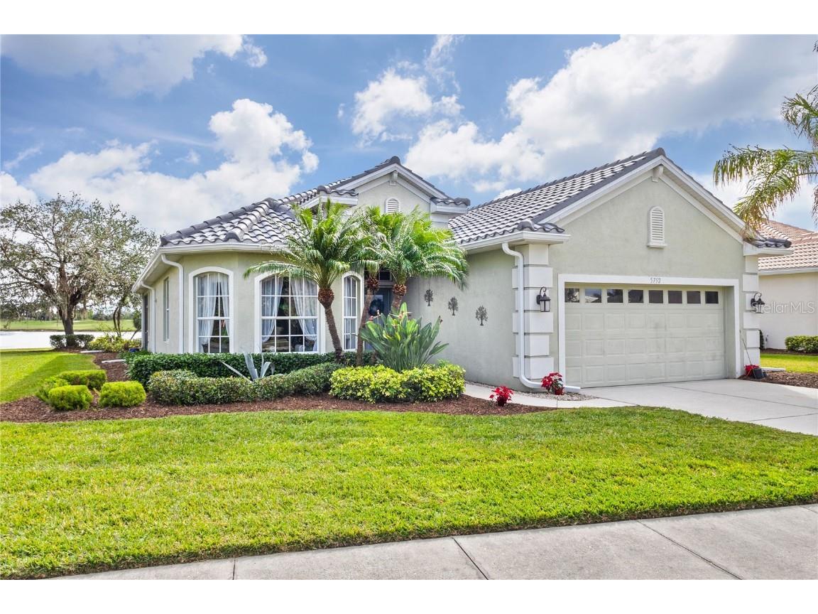 5752 Whispering Oaks Dr. North Port FL 34287 C7502852 image1