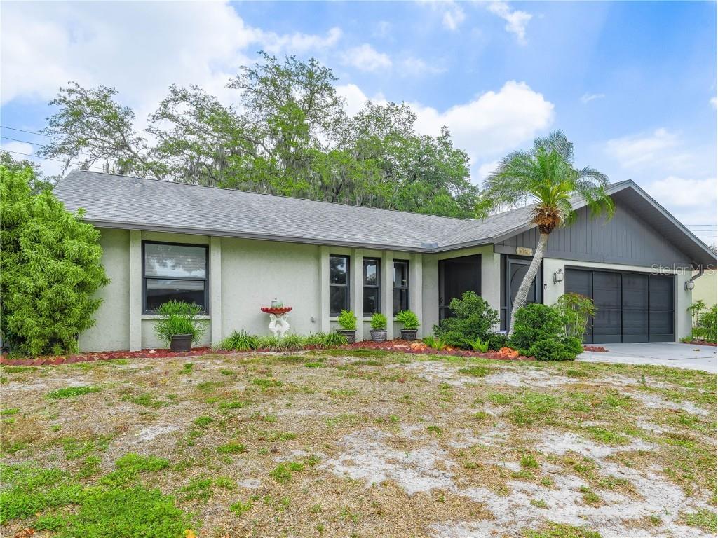 5753 Colonial Oaks Boulevard Sarasota FL 34232 P4930527 image1