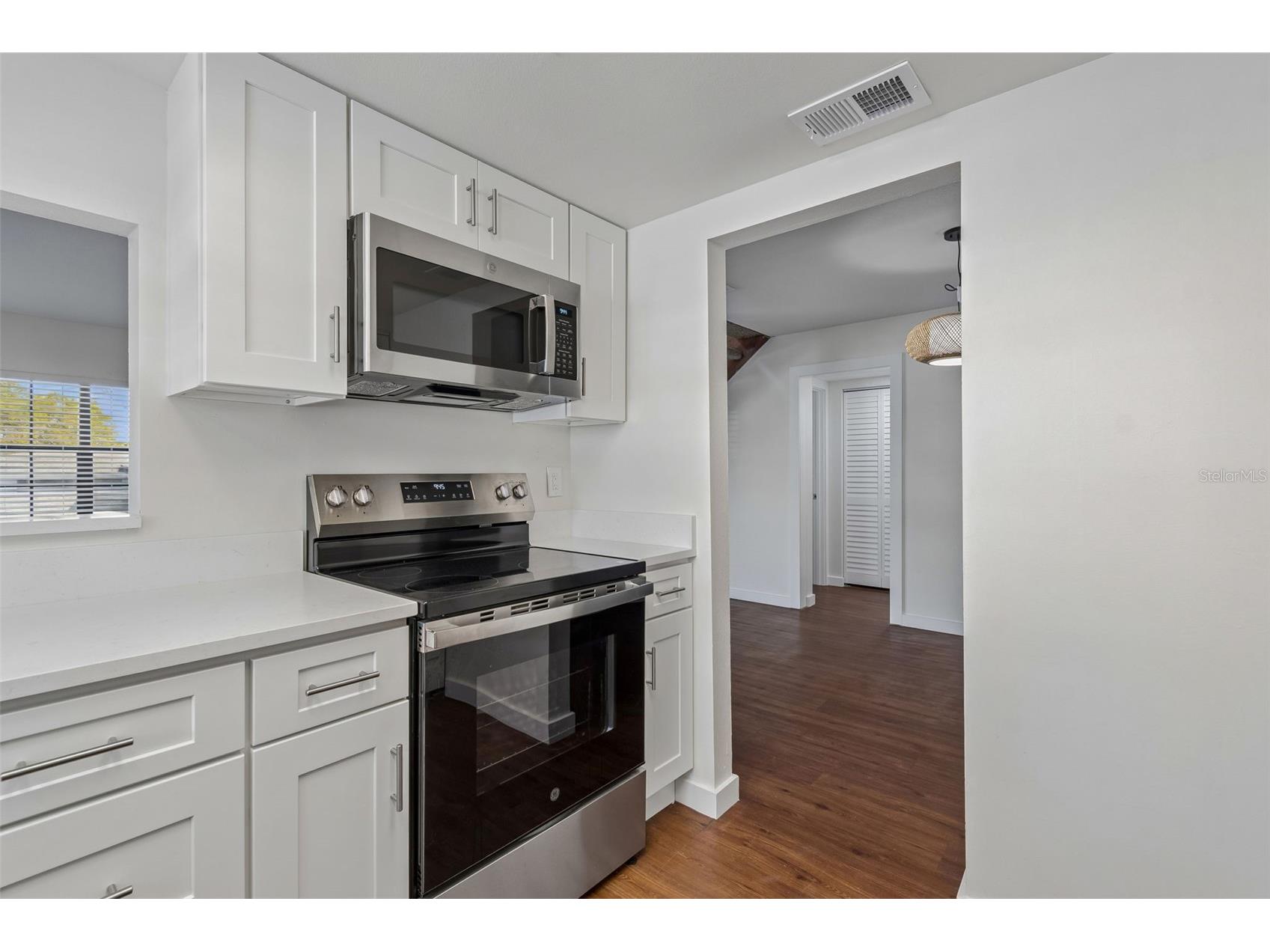 5756 Calais Boulevard N #8 Saint Petersburg FL 33714 TB8484680 image12