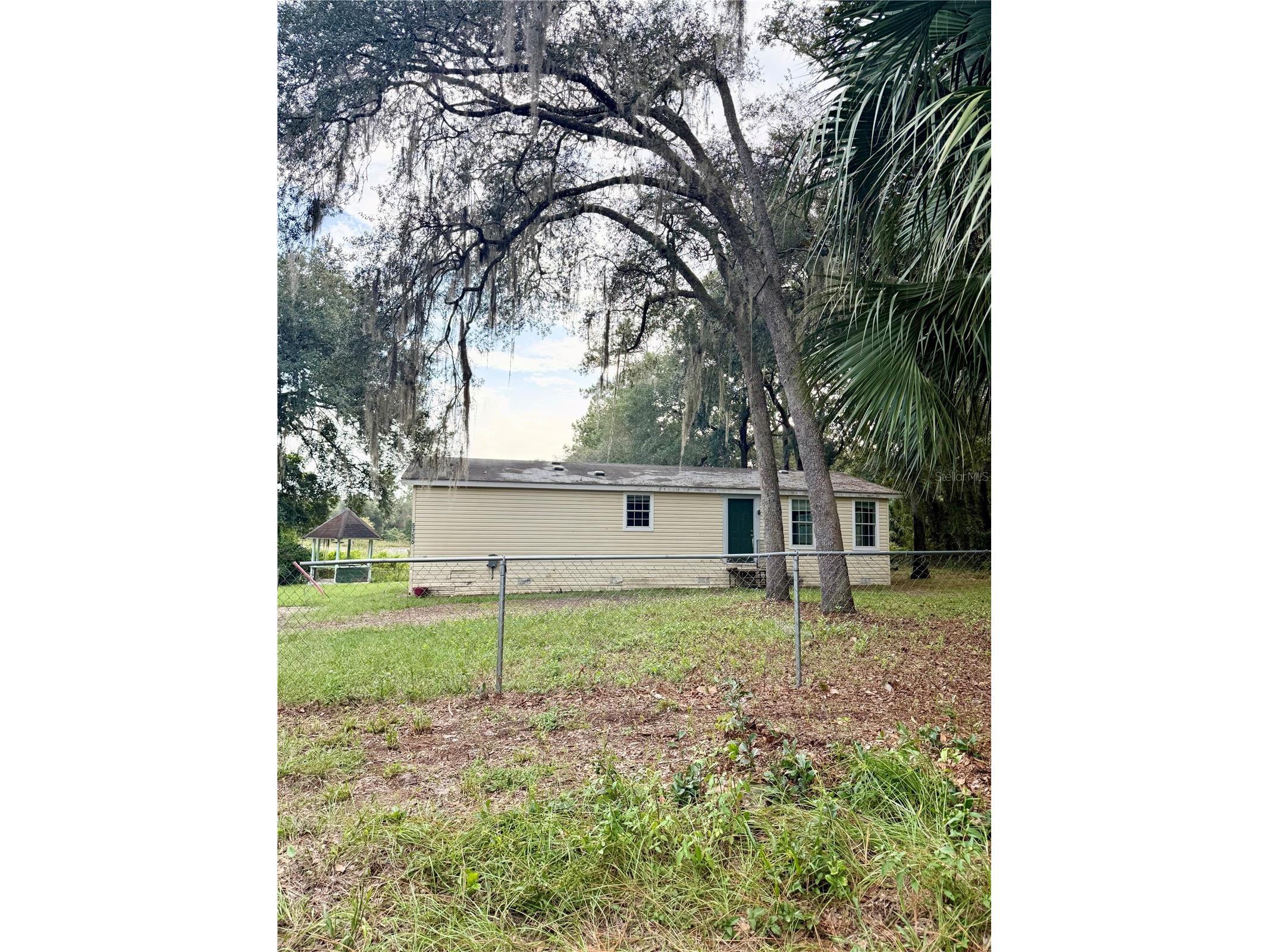 5756 NE 165th Terrace Road Silver Springs FL 34488 - LAKE SILVER SPRINGS OM721236 image1