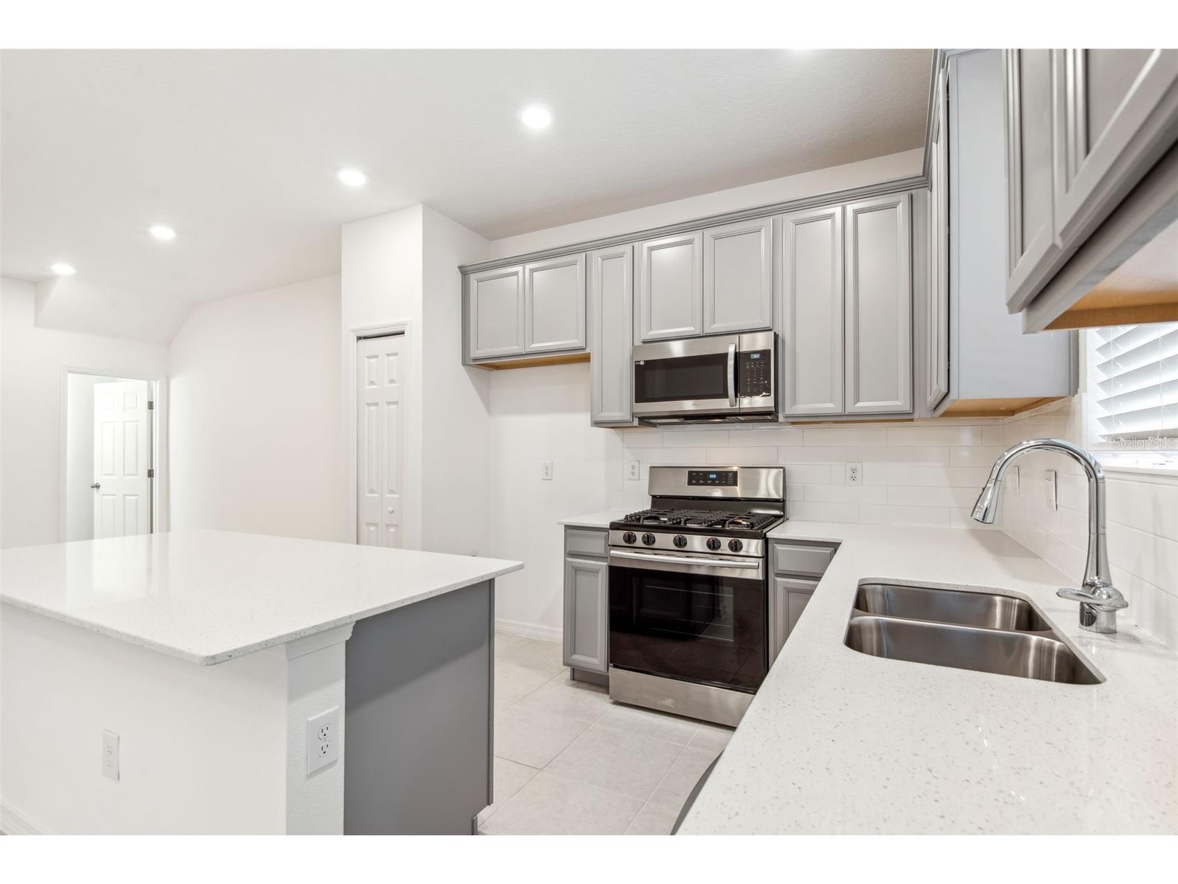 5756 Spotted Harrier Way Lithia FL 33547 TB8515604 image14