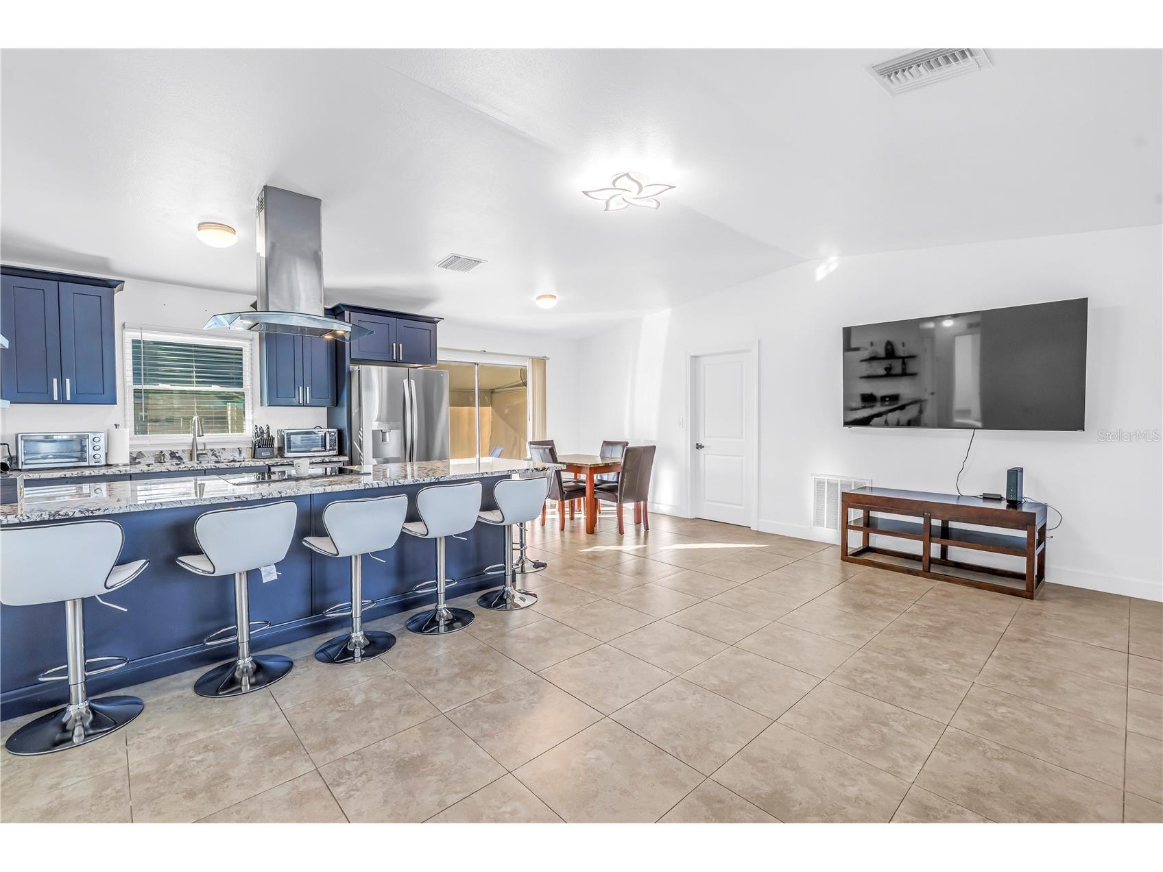 5758 Dartmouth Avenue N Saint Petersburg FL 33710 TB8461969 image3