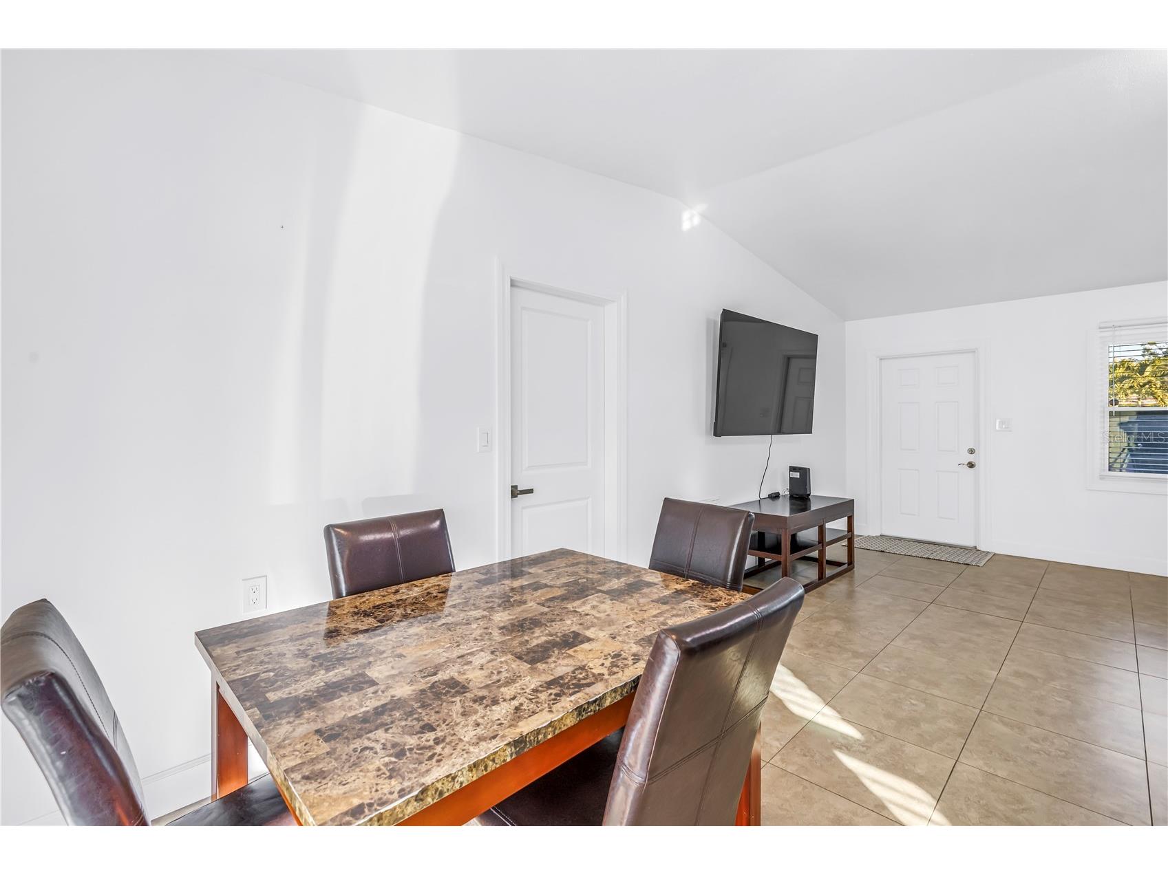 5758 Dartmouth Avenue N Saint Petersburg FL 33710 TB8461969 image7