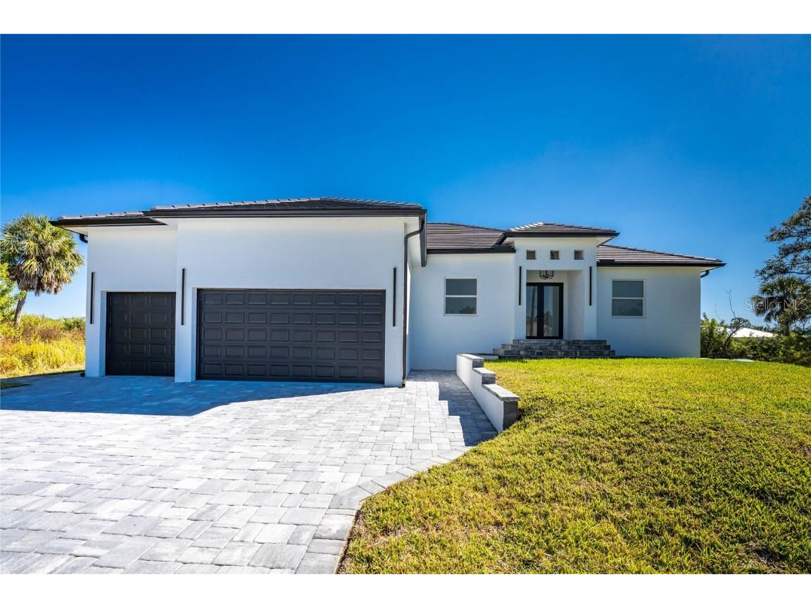 576 Mcdill Drive Port Charlotte FL 33953 - CHESHIRE WATERWAY C7517494 image1