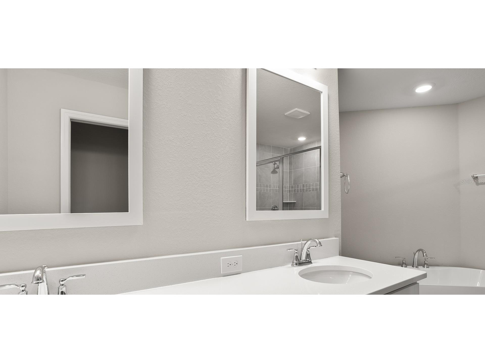 576 Mossy Wood Lane Saint Cloud FL 34771 L4959697 image23