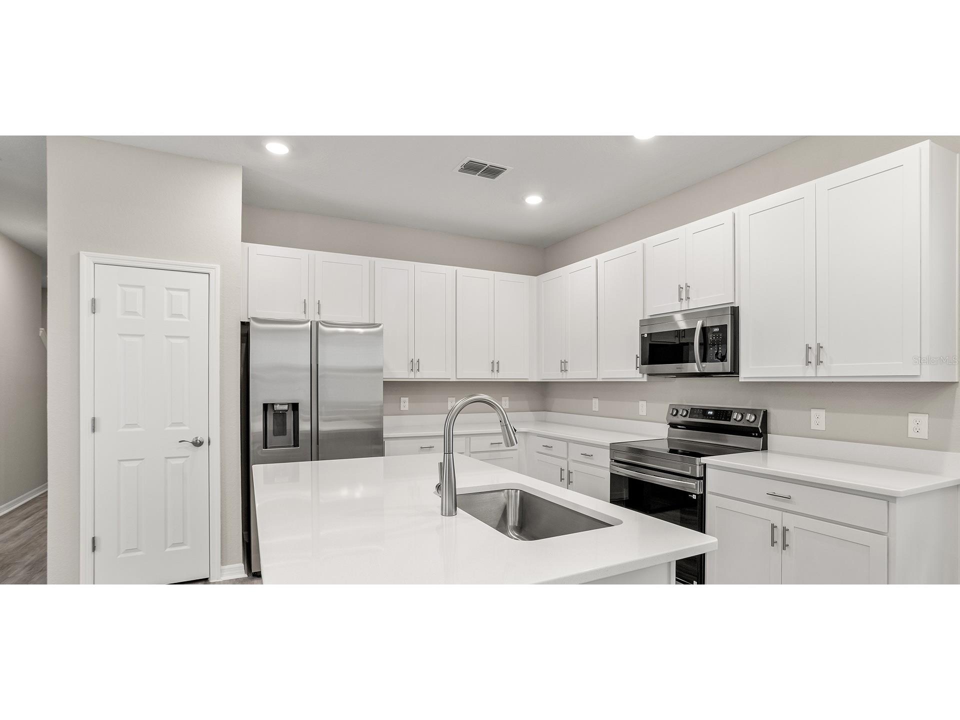 576 Mossy Wood Lane Saint Cloud FL 34771 L4959697 image9