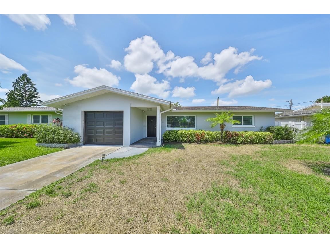 576 Seacrest Drive Largo FL 33771 A4614438 image1