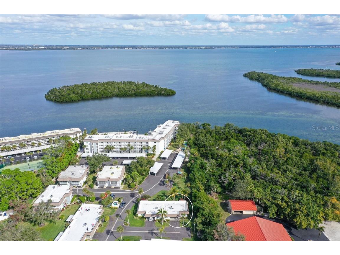 576 Sutton Place Longboat Key FL 34228 - INTER COASTAL WATERWAY A4675729 image1
