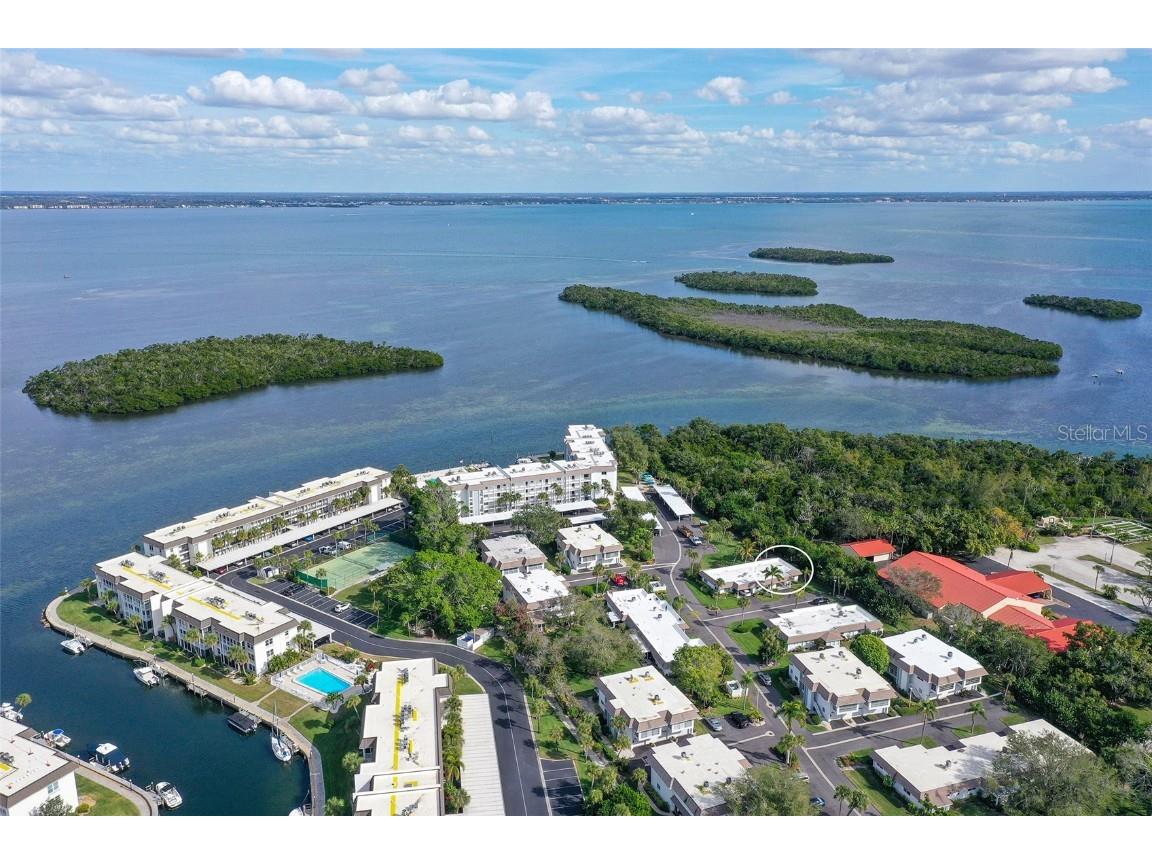 576 Sutton Place Longboat Key FL 34228 - INTER COASTAL WATERWAY A4675729 image2
