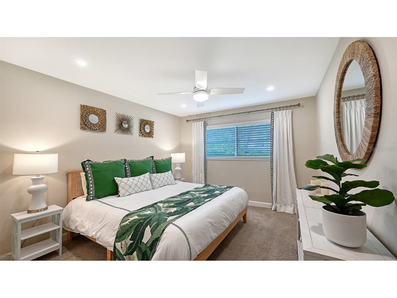 576 Sutton Place Longboat Key FL 34228 - INTER COASTAL WATERWAY A4675729 image20