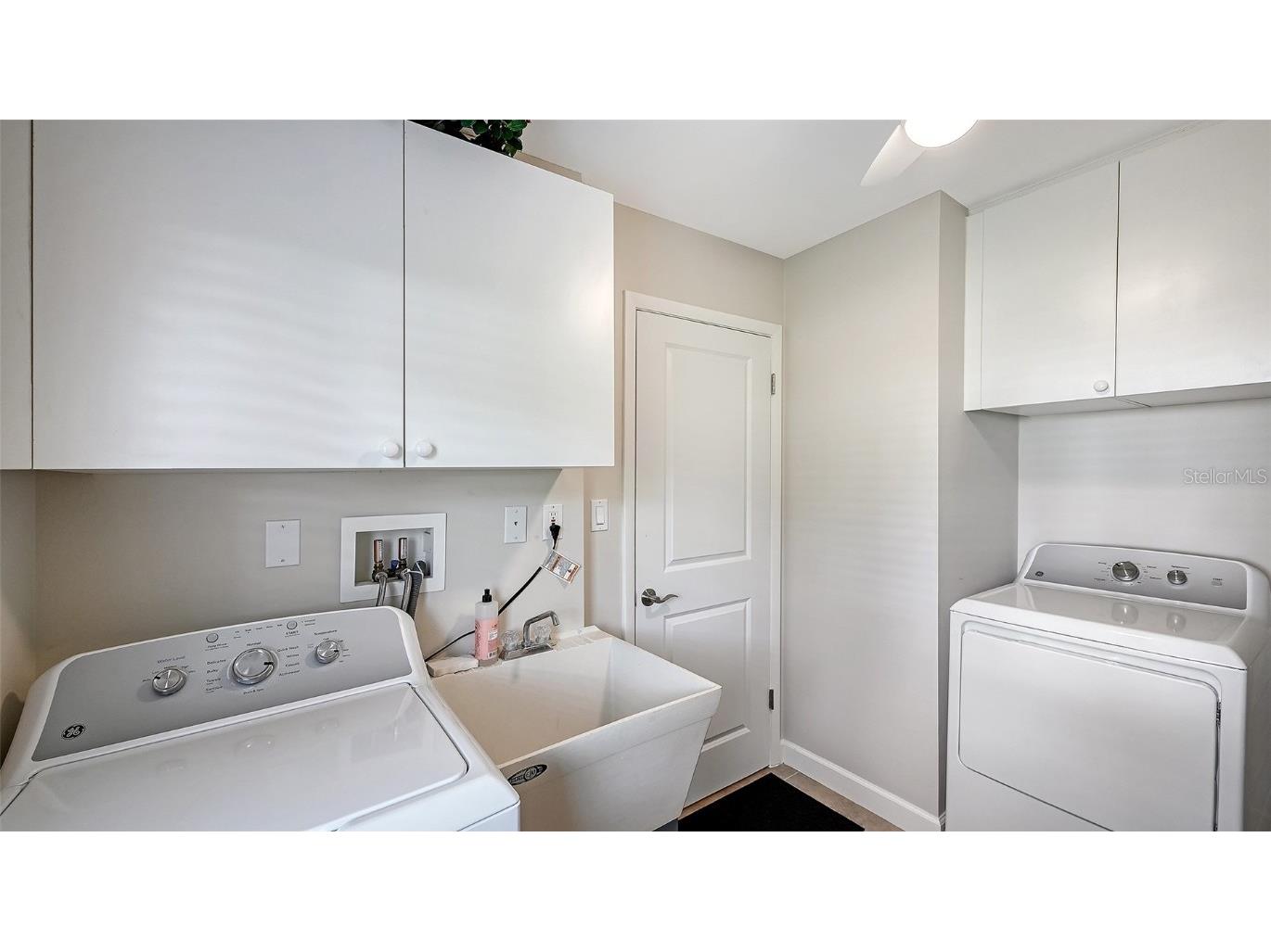 576 Sutton Place Longboat Key FL 34228 - INTER COASTAL WATERWAY A4675729 image25