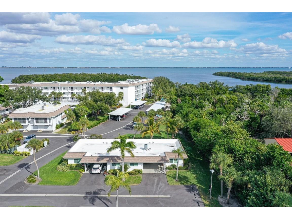576 Sutton Place Longboat Key FL 34228 - INTER COASTAL WATERWAY A4675729 image3