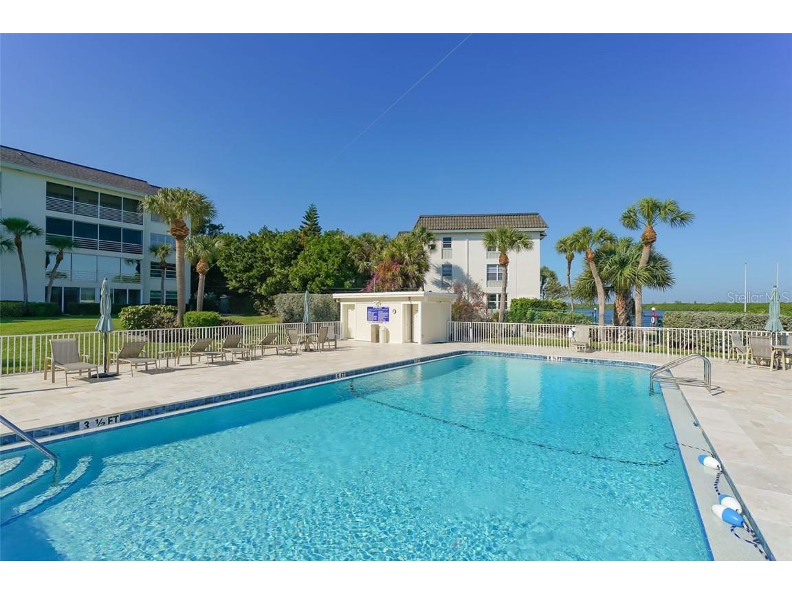 576 Sutton Place Longboat Key FL 34228 - INTER COASTAL WATERWAY A4675729 image34
