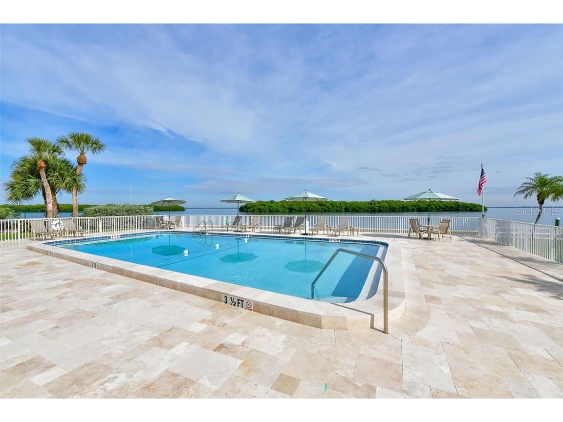 576 Sutton Place Longboat Key FL 34228 - INTER COASTAL WATERWAY A4675729 image35