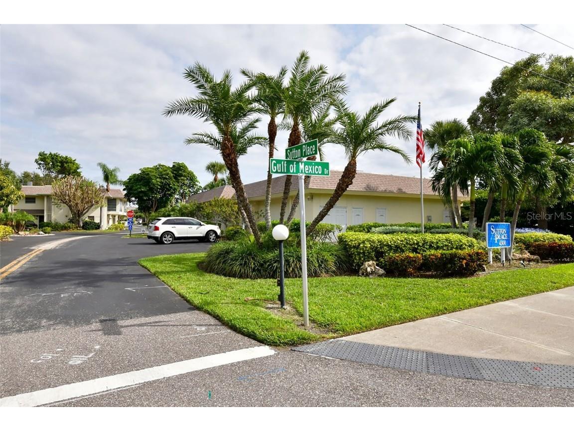 576 Sutton Place Longboat Key FL 34228 - INTER COASTAL WATERWAY A4675729 image48