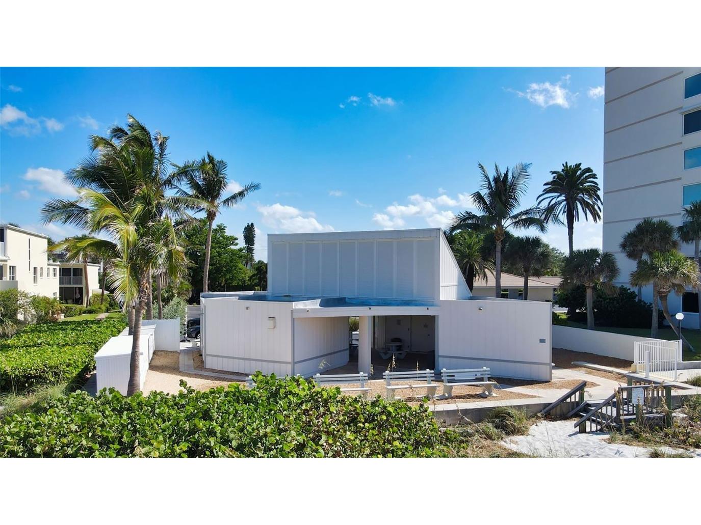 576 Sutton Place Longboat Key FL 34228 - INTER COASTAL WATERWAY A4675729 image52