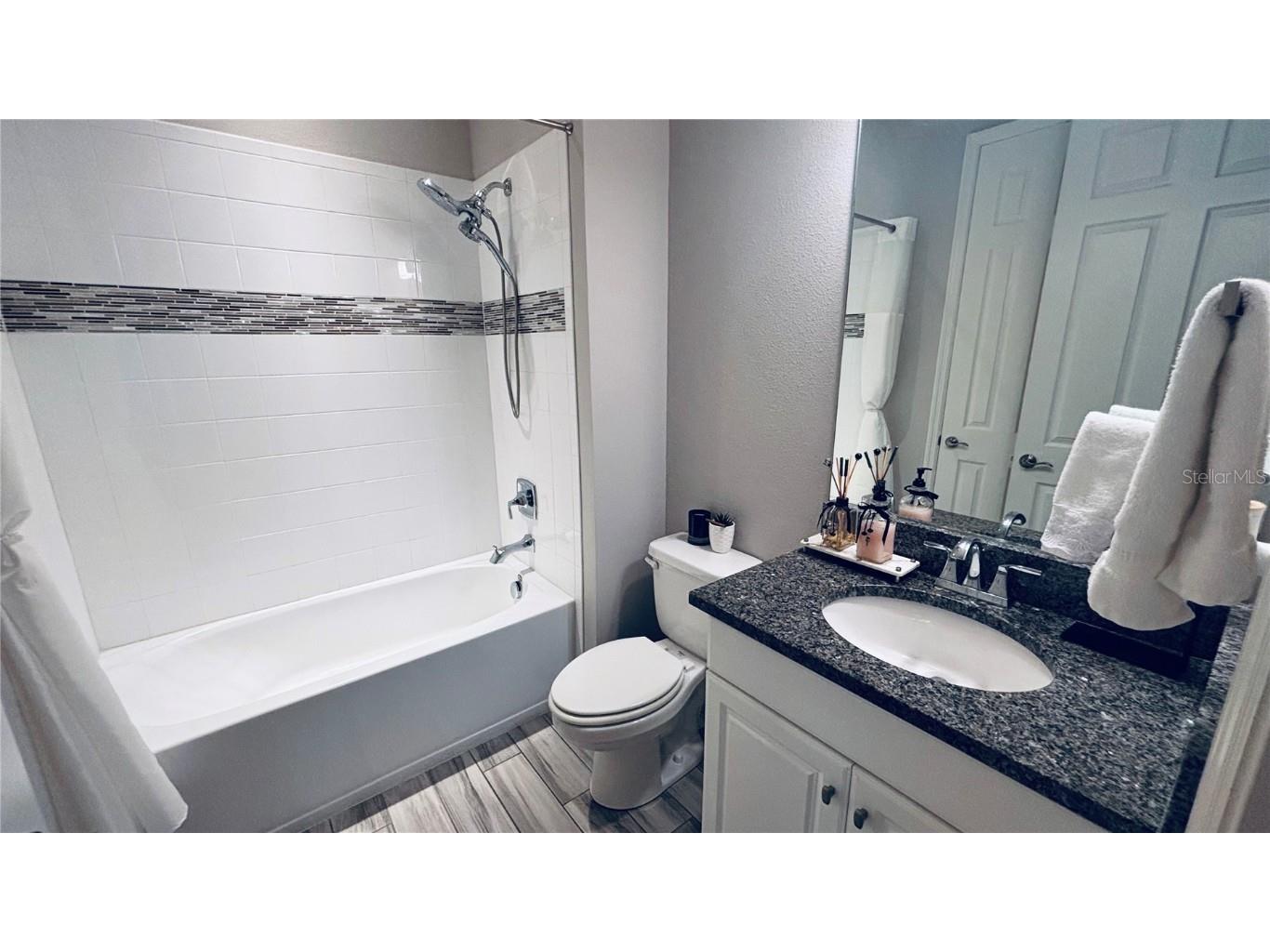 5761 Groundsel Circle Sarasota FL 34238 A4661565 image20