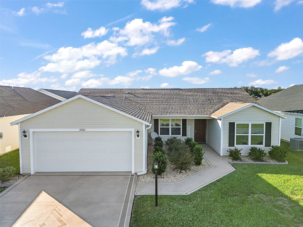5762 Barraw Terrace The Villages FL 32163 OM666270 image1