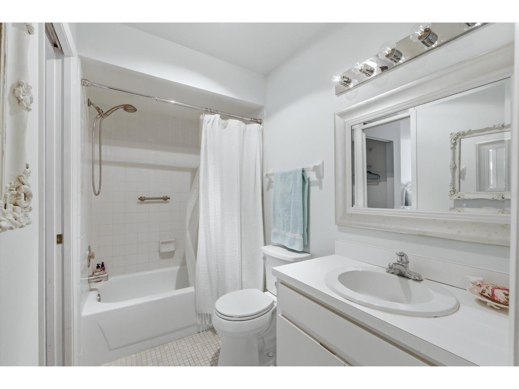 5765 Gardens Drive Sarasota FL 34243 A4688880 image20