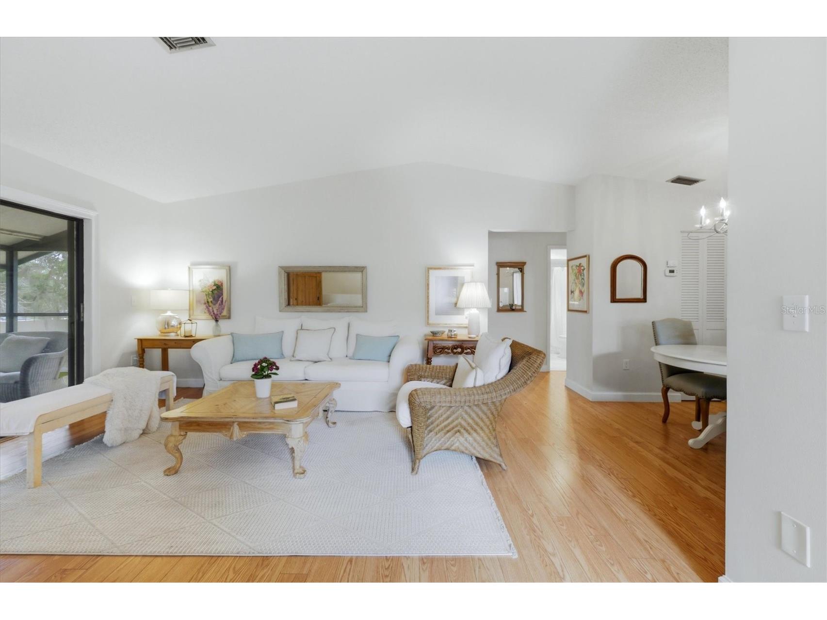 5765 Gardens Drive Sarasota FL 34243 A4688880 image9