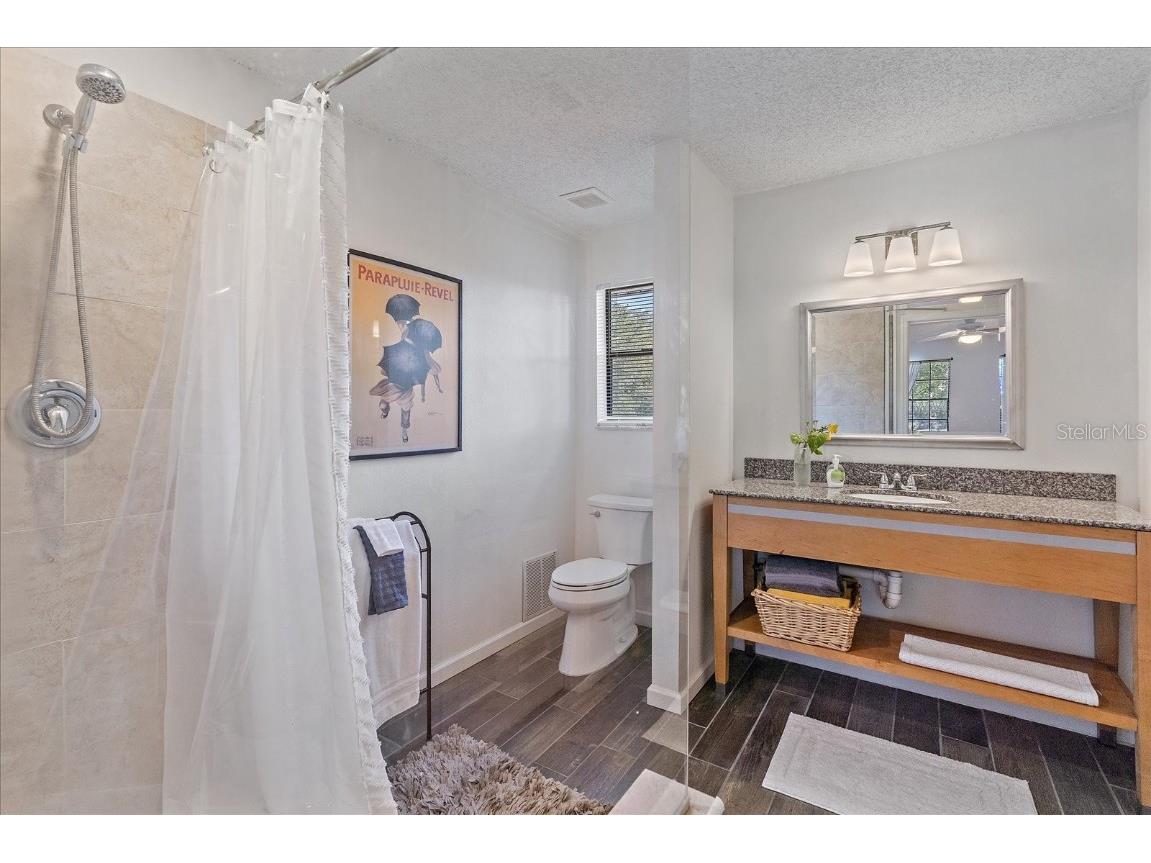 5766 Forester Pine Court Sarasota FL 34243 A4673994 image18