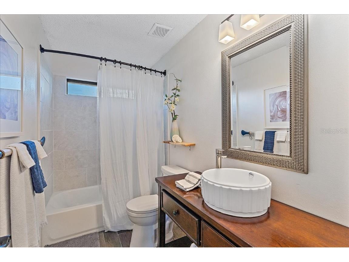 5766 Forester Pine Court Sarasota FL 34243 A4673994 image20