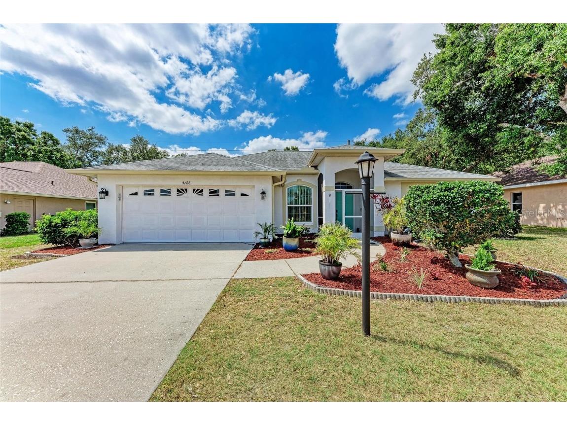 5766 Stone Pointe Drive Sarasota FL 34233 N6138151 image1