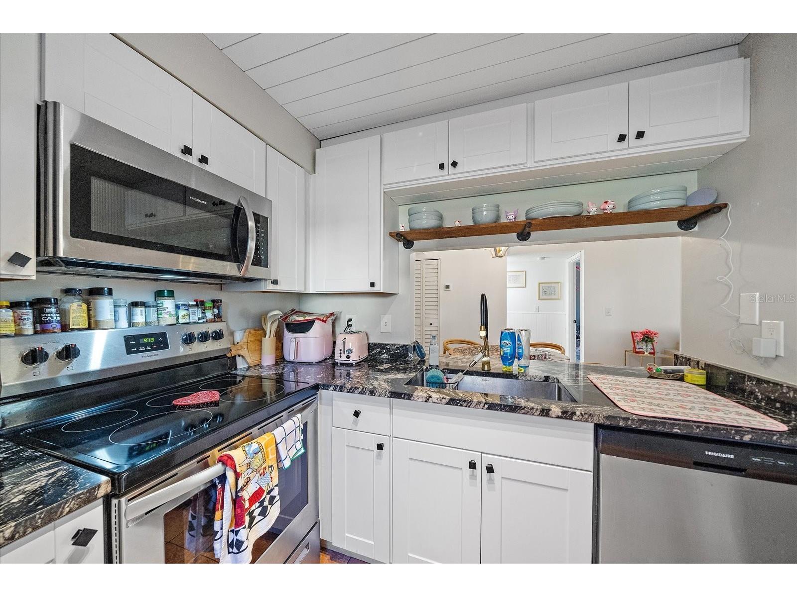 5769 Gardens Drive #101 Sarasota FL 34243 TB8473883 image7