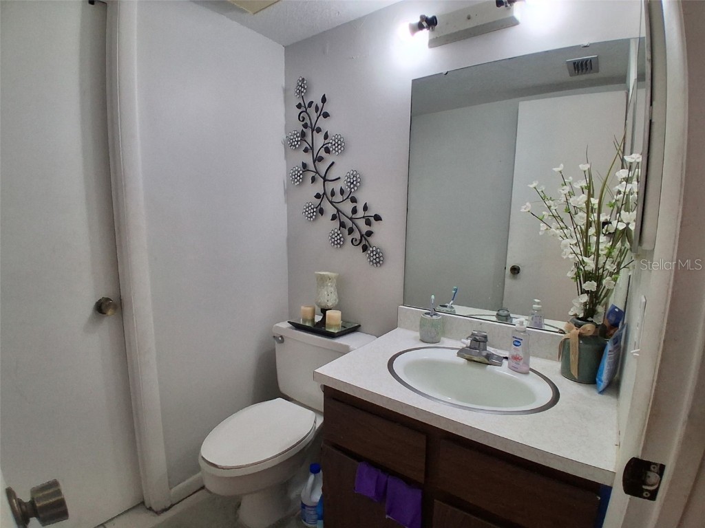 576A Bahia Circle #A Ocala FL 34472 OM709473 image7