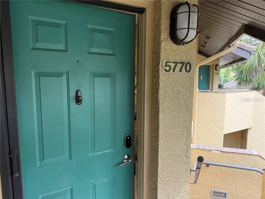 5770 Ashton Lake Drive #8 Sarasota FL 34231 - ASHTON LAKES A4666423 image2