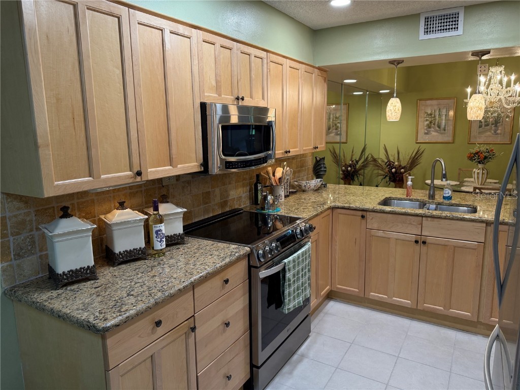 5770 Ashton Lake Drive #8 Sarasota FL 34231 - ASHTON LAKES A4666423 image8