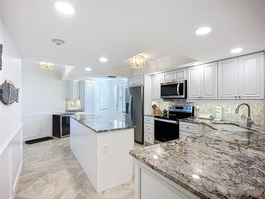 5770 Midnight Pass Road #301 Sarasota FL 34242 A4663854 image10