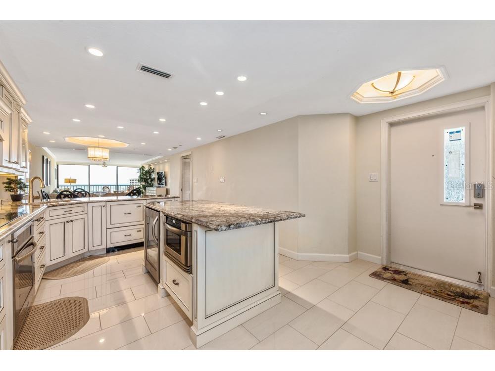 5770 Midnight Pass Road #605 Sarasota FL 34242 A4486589 image4