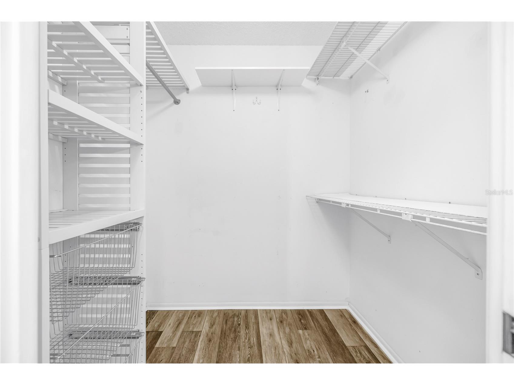5771 Timberlake Sarasota FL 34243 TB8500441 image30