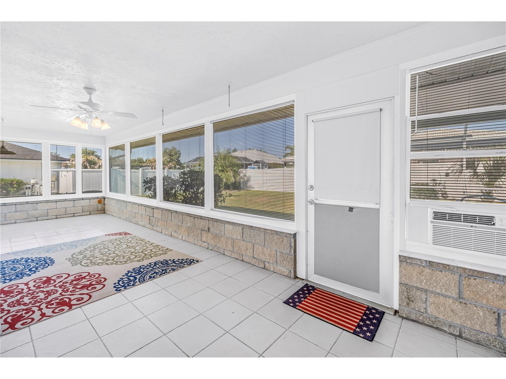 5771 Timberlake Sarasota FL 34243 TB8500441 image32