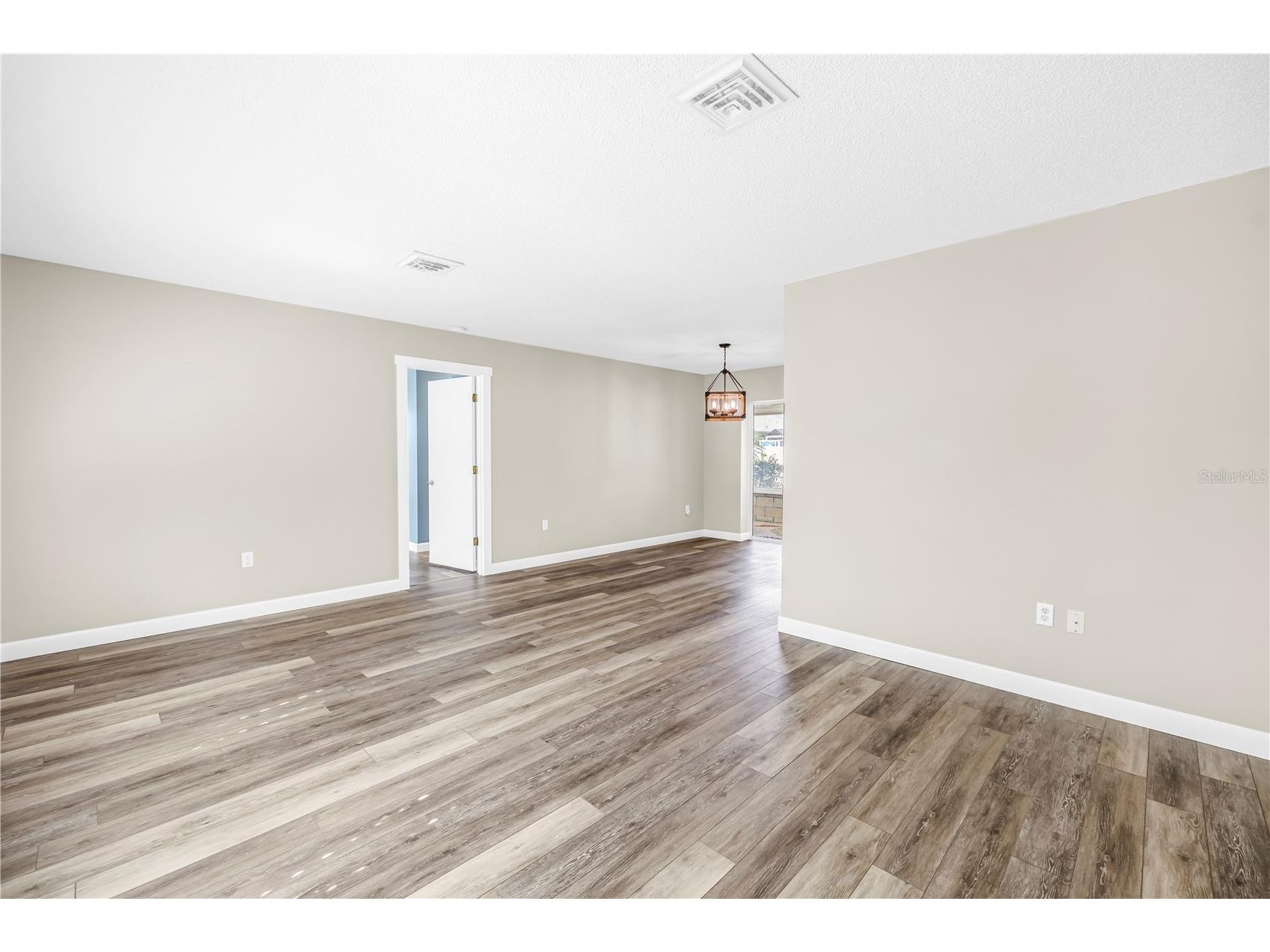 5771 Timberlake Sarasota FL 34243 TB8500441 image6