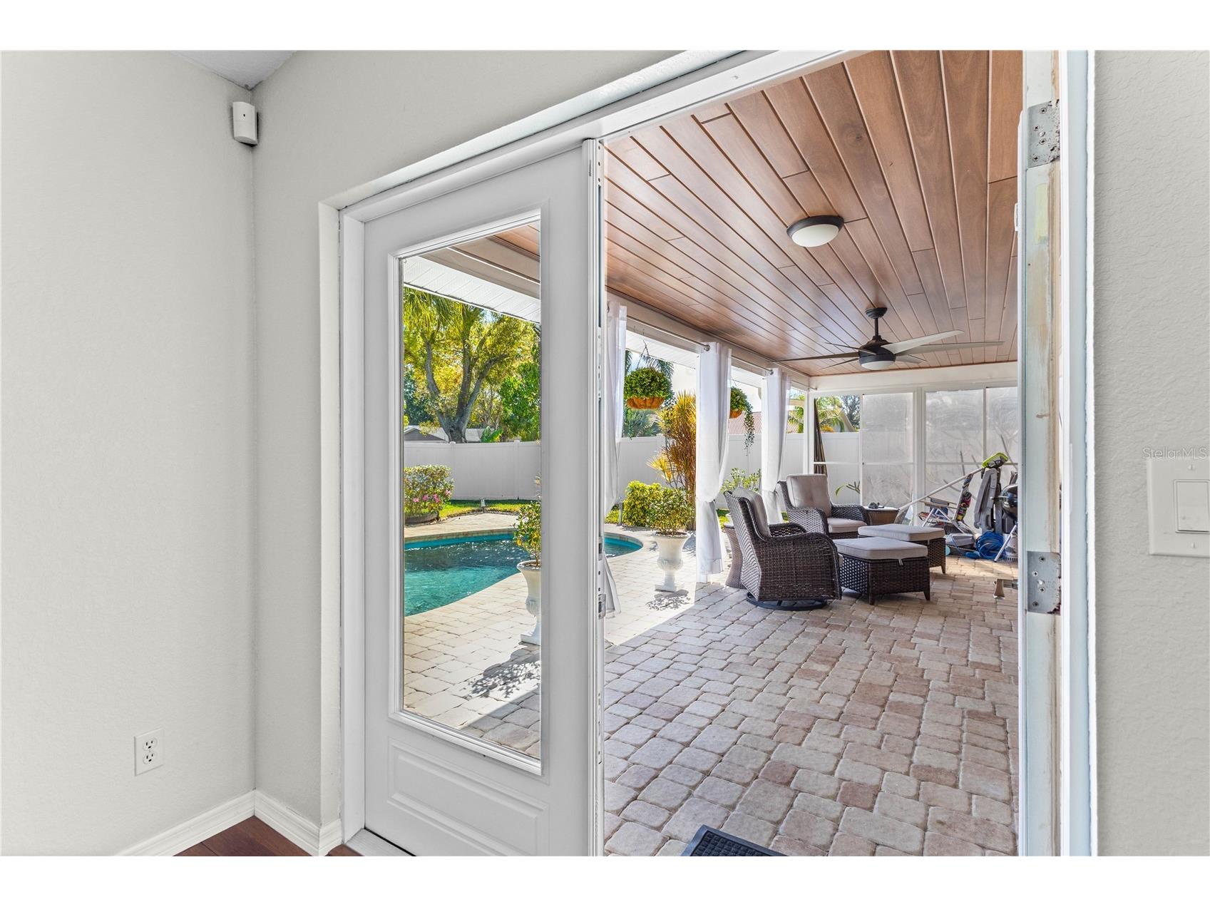 5775 Timber Lake Drive Sarasota FL 34243 A4679749 image10