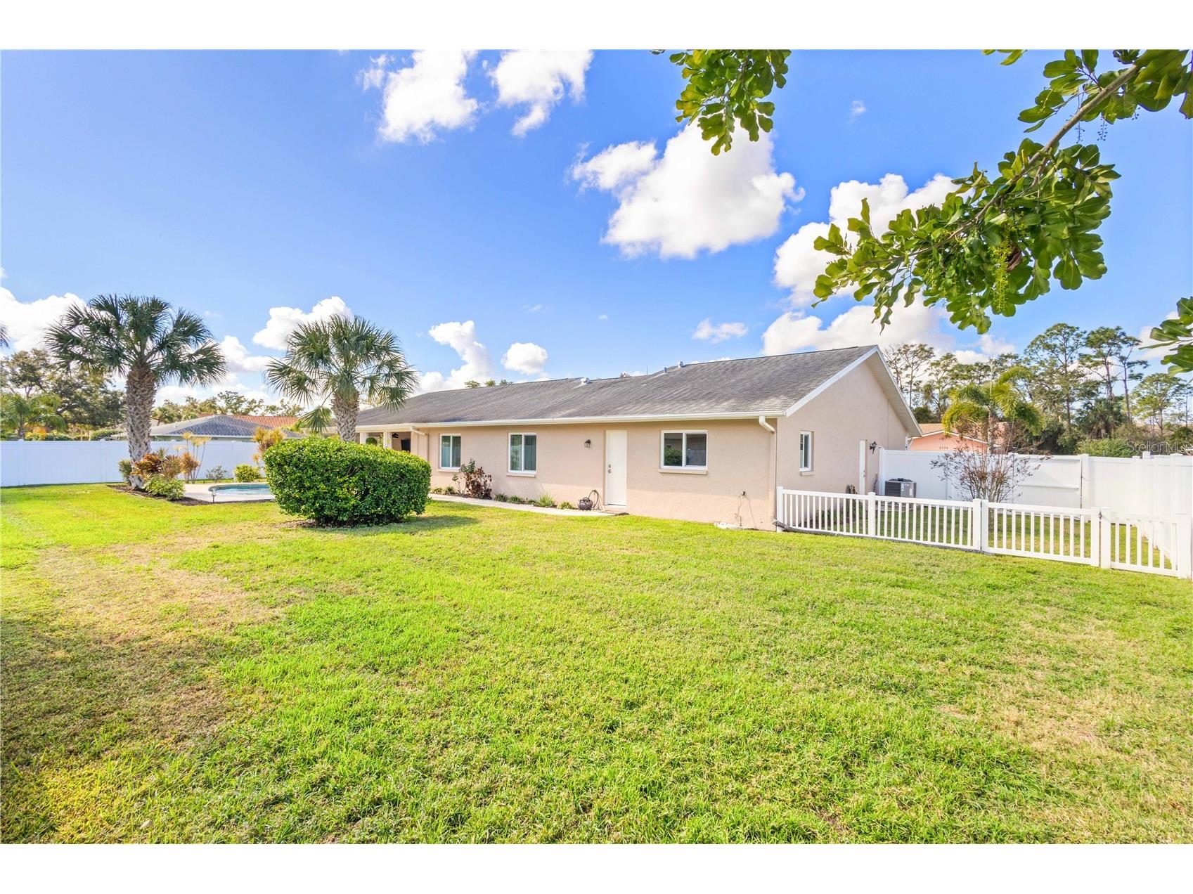 5775 Timber Lake Drive Sarasota FL 34243 A4679749 image32