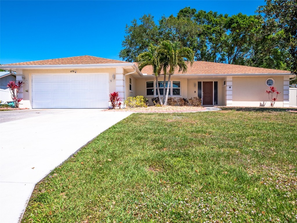 5776 Augusta Circle Sarasota FL 34238 A4564832 image1