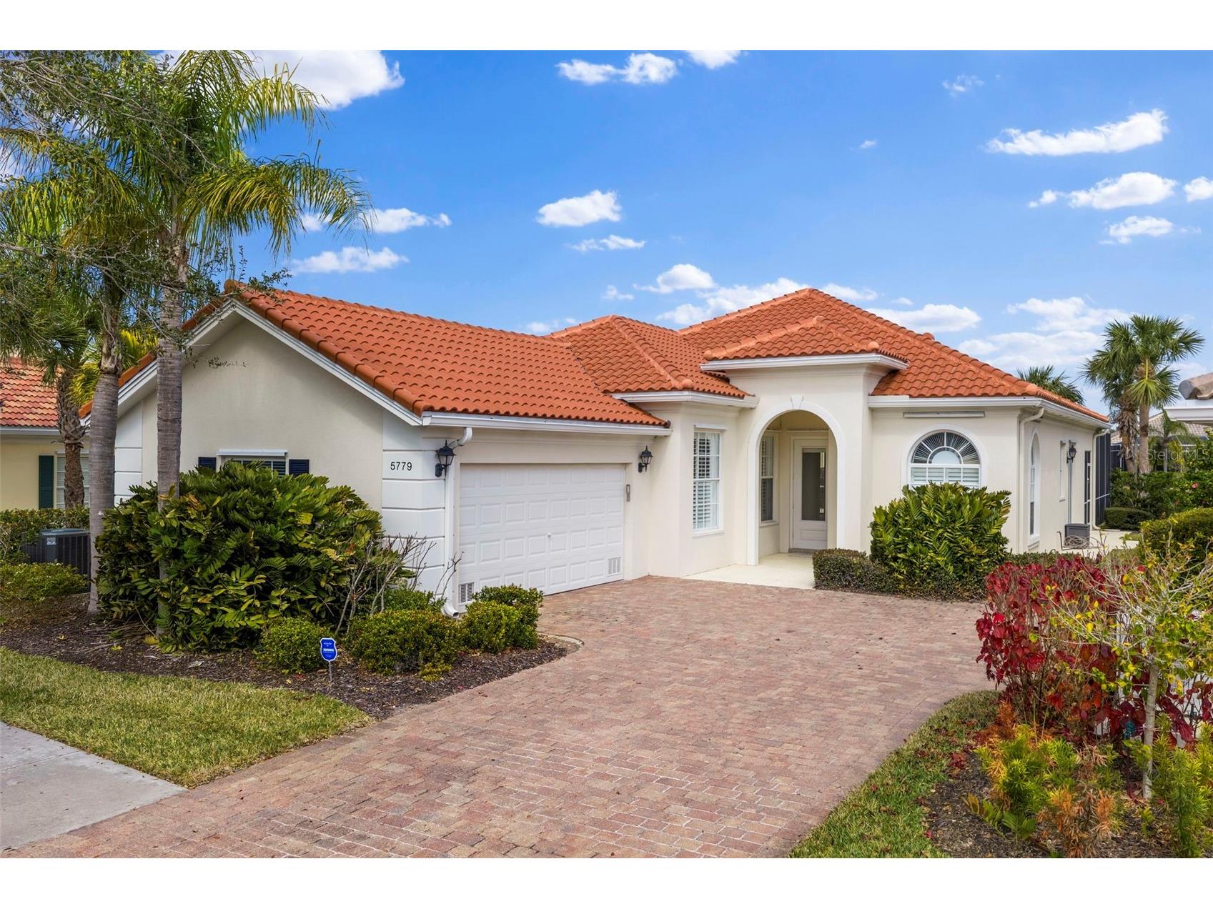 5779 Wilena Place Sarasota FL 34238 A4682771 image1
