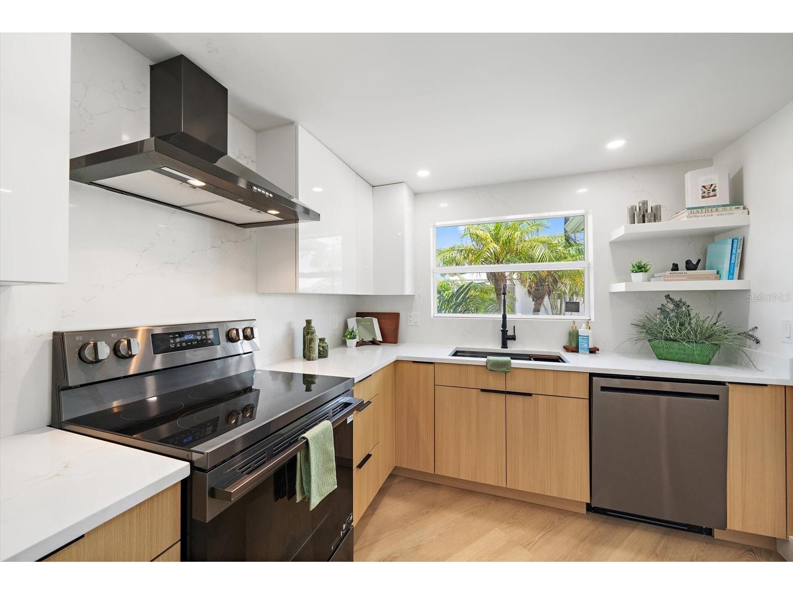 578 Spanish Drive S Longboat Key FL 34228 A4698065 image11