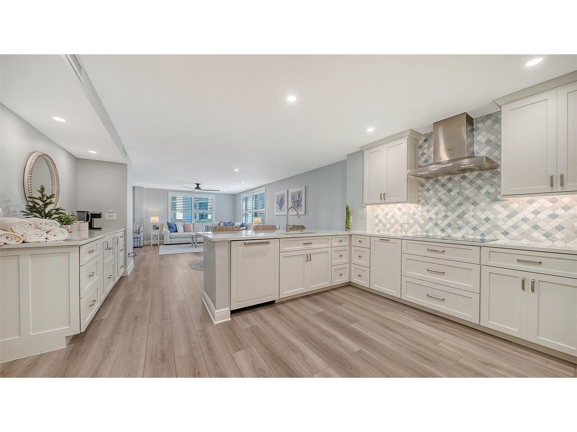 5780 Midnight Pass Road #110 Sarasota FL 34242 A4683108 image2