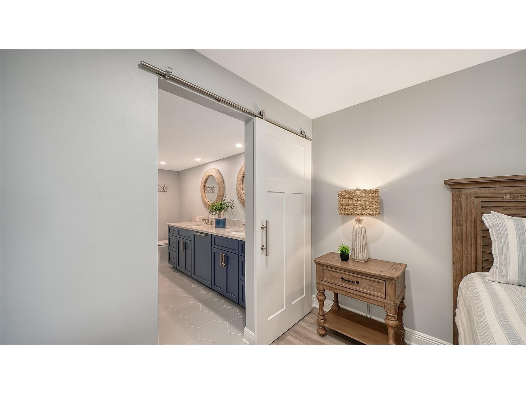 5780 Midnight Pass Road #110 Sarasota FL 34242 A4683108 image25