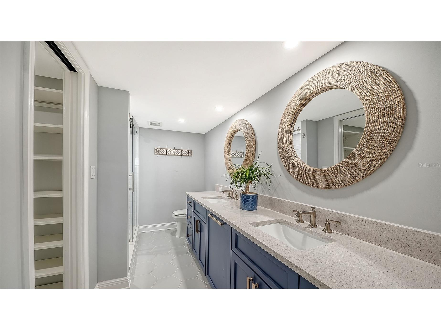 5780 Midnight Pass Road #110 Sarasota FL 34242 A4683108 image26