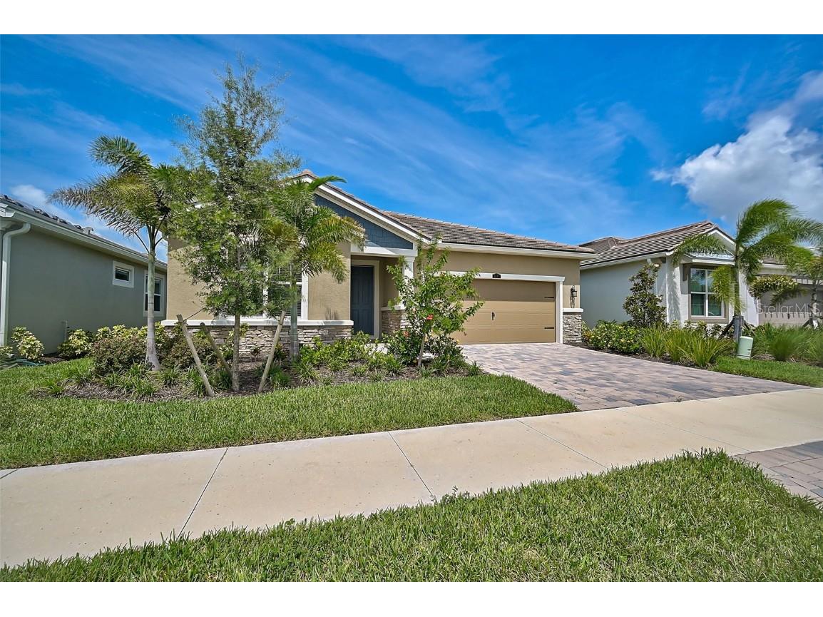 5782 Long Shore Loop Sarasota FL 34238 A4619528 image1