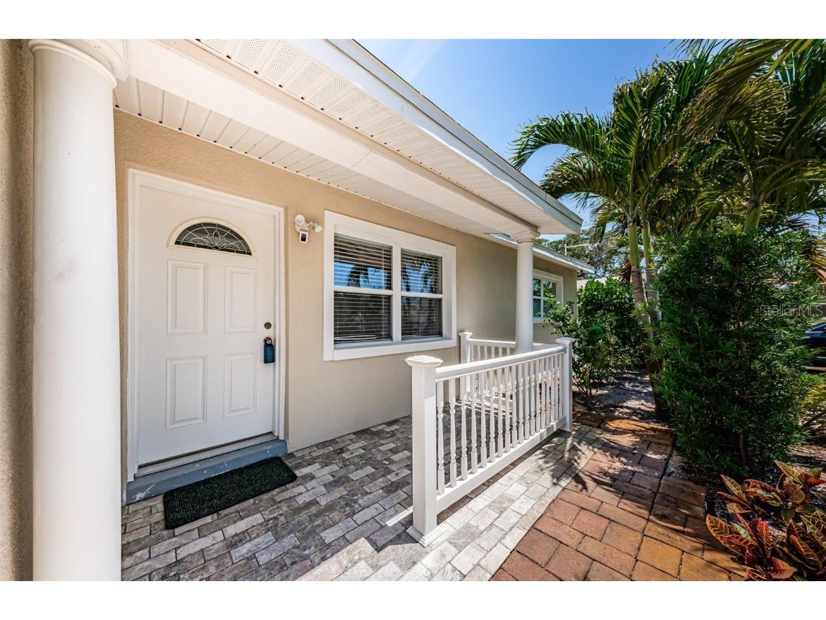 5785 15th Avenue N Saint Petersburg FL 33710 TB8385404 image1