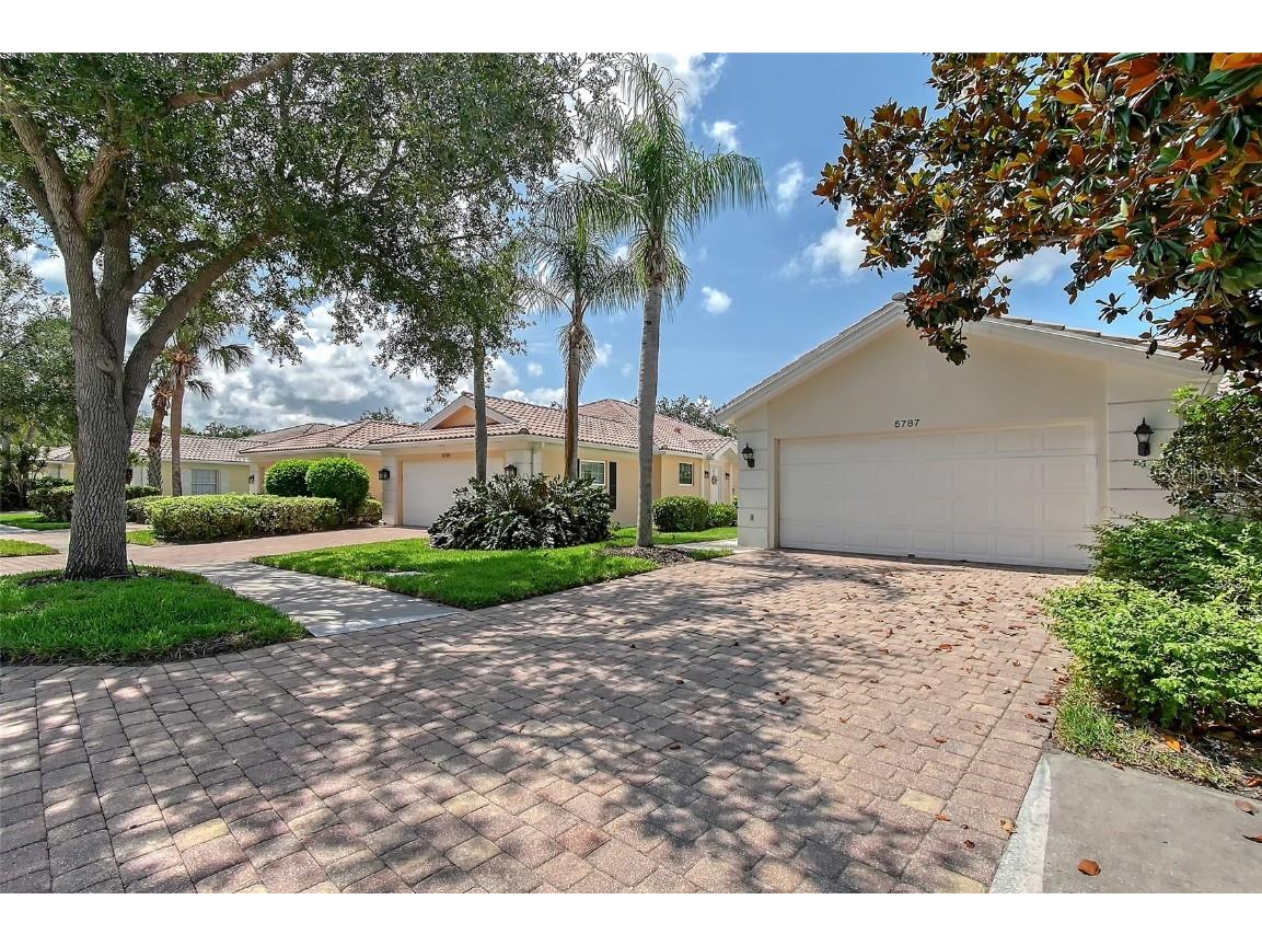 5787 Ivrea Drive Sarasota FL 34238 A4654061 image1